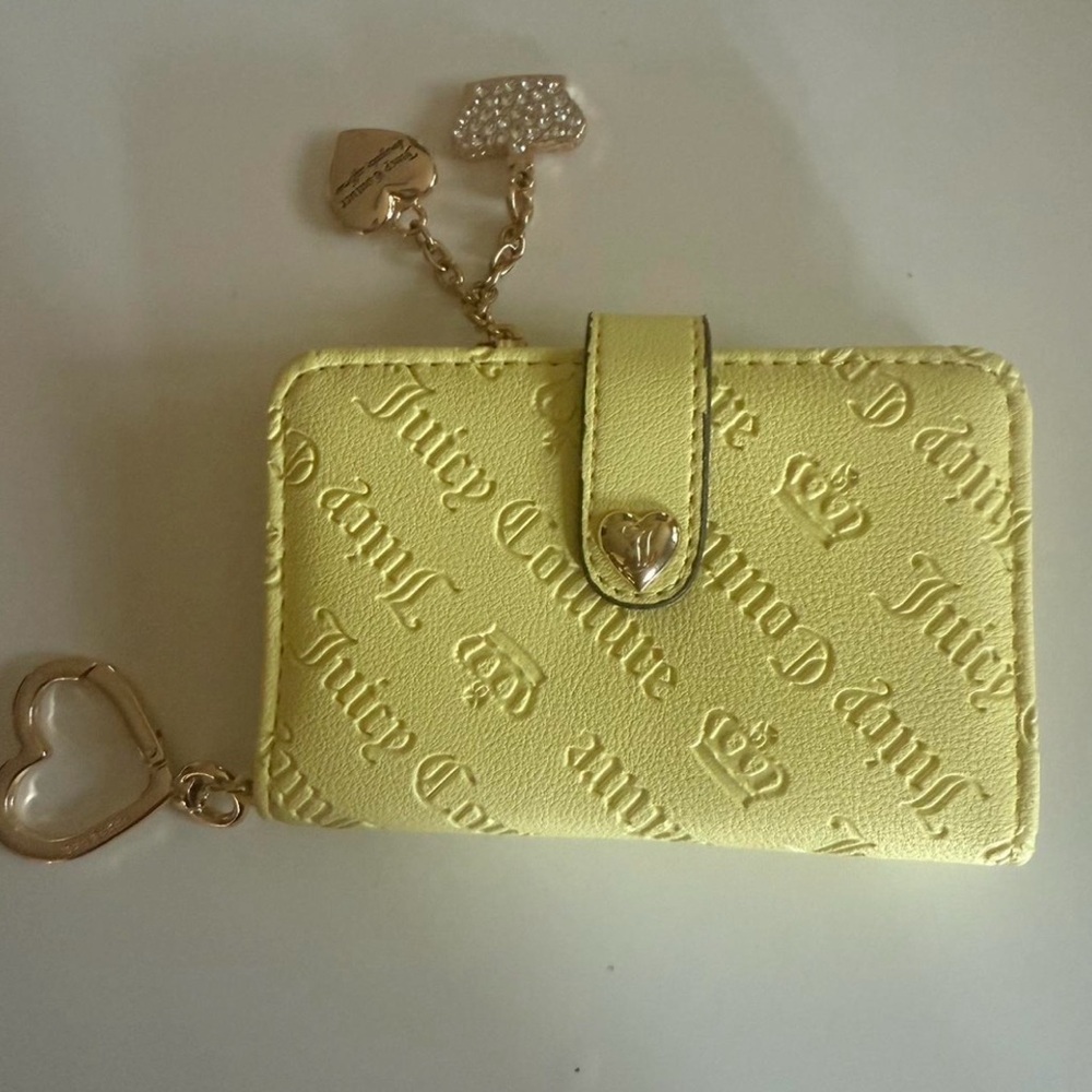 SOLDJuicy Couture  Wallet with Heart Charm